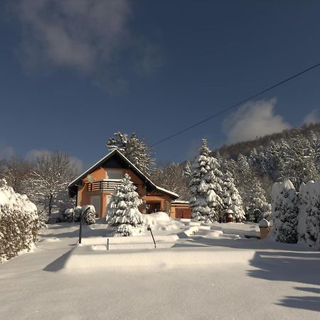 Villa Tratea - With A Heated Pool Tomici Exterior photo